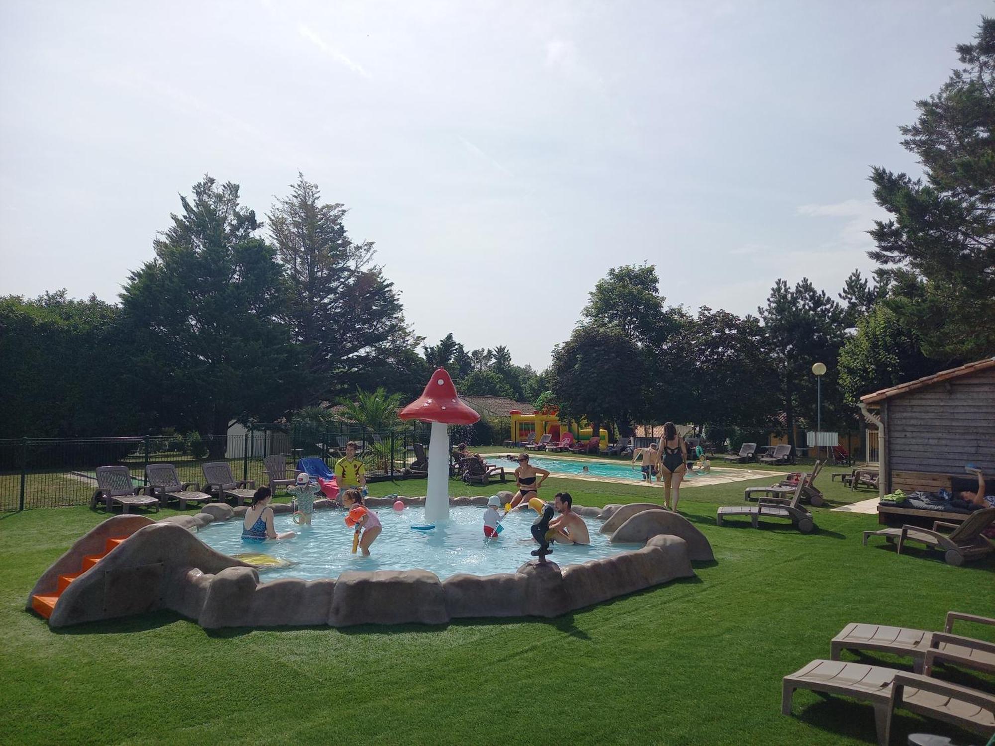 Holiday home Le Hameau De Saintonge Tonnay-Boutonne